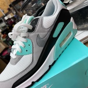 Womens Nike air max sneakers